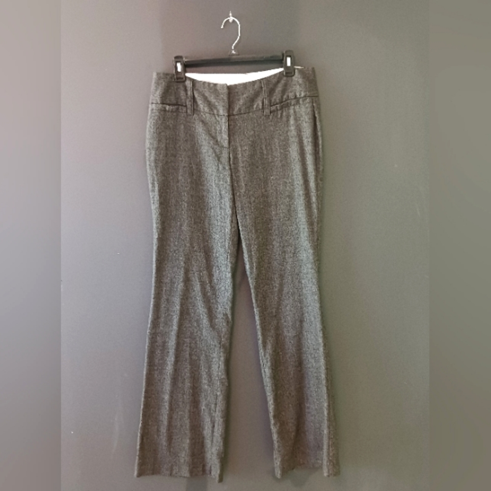 MAURICES 5/6 WOMEN'S LARGE BUSINESS CASUAL DARK GRAY PANTS WITH WHITE TRIM